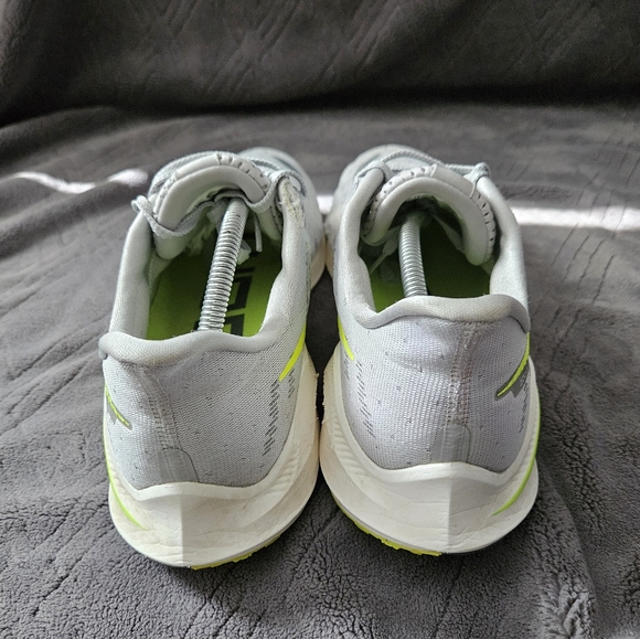 Nike Mens Air Zoom Vomero 14 Running Shoes Grey White Volt Size 12 AH7857 009. - Picture 6 of 11